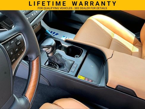 Used 2024 Lexus ES 300h Ultra Luxury w/ Accessory Package (Z2) FWD image 15