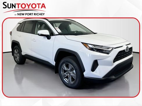 Used 2025 Toyota RAV4 XLE AWD/4WD image 1