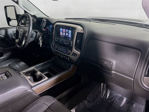 Used 2019 GMC Sierra 2500 Denali w/ Duramax Plus Package image 26