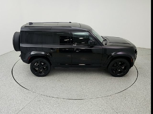 New 2026 Land Rover Defender 110 X-Dynamic SE AWD/4WD image 16