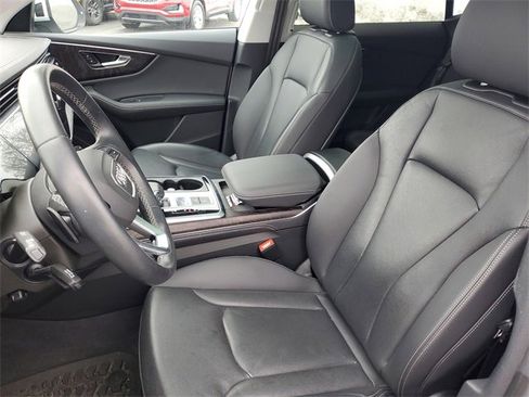 Used 2023 Audi Q8 Premium Plus image 10