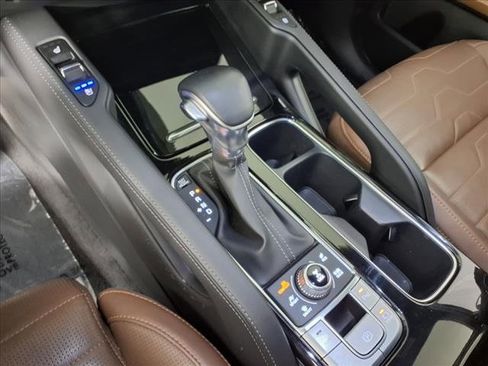 Used 2022 Kia Telluride SX w/ SX Prestige Package image 23