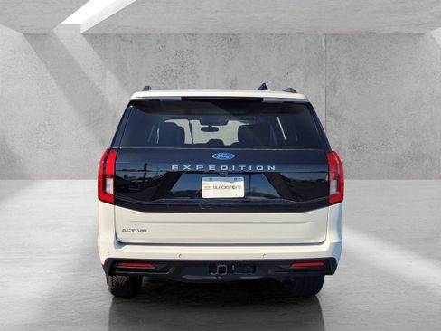 Used 2025 Ford Expedition Active AWD/4WD image 6