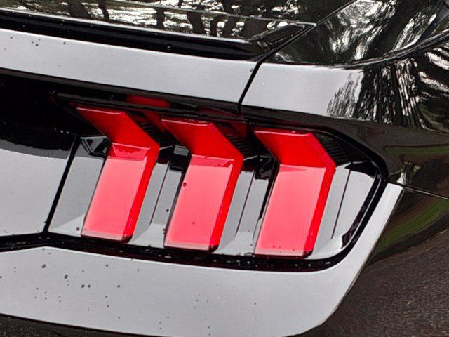 Used 2025 Ford Mustang GT Premium RWD image 14
