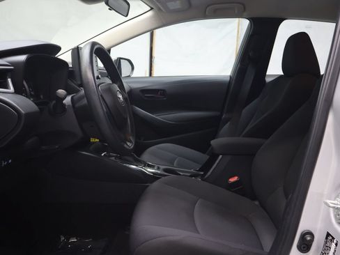 Used 2022 Toyota Corolla LE FWD image 16