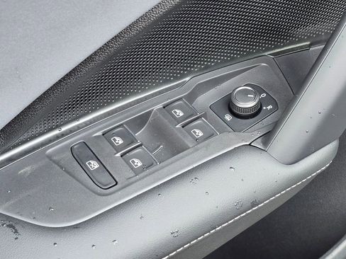 New 2025 Volkswagen Tiguan SE AWD/4WD image 21
