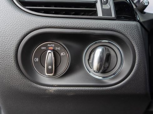 Used 2025 Porsche Macan Turbo image 19