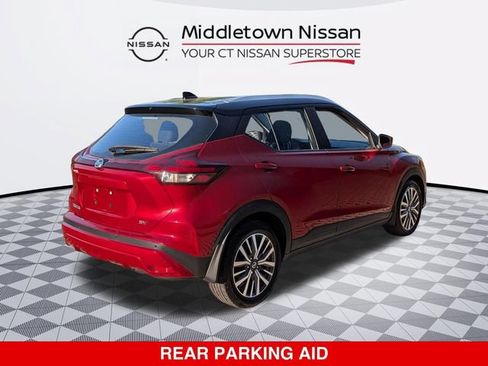 Used 2021 Nissan Kicks SV FWD image 3