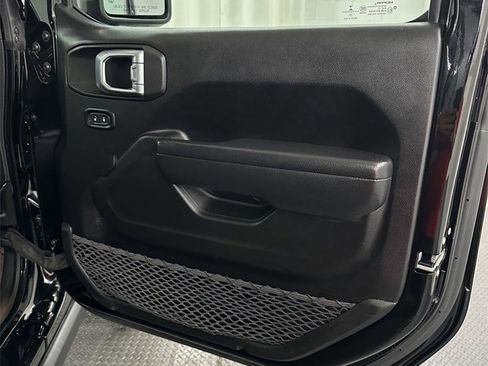 Used 2022 Jeep Wrangler Unlimited Willys image 39