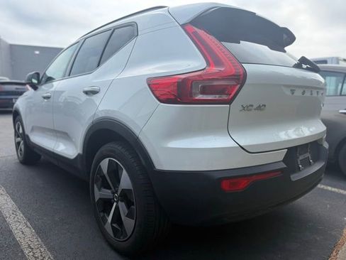 Used 2023 Volvo XC40 B5 Plus w/ Climate Package AWD/4WD image 3