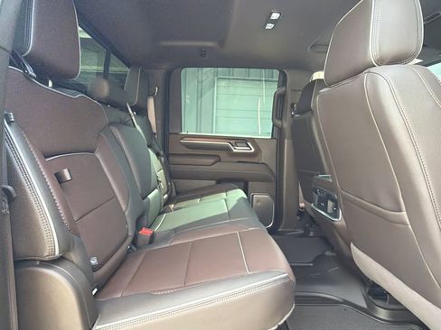 Used 2025 GMC Sierra 3500 Denali w/ Denali Reserve Package AWD/4WD image 34