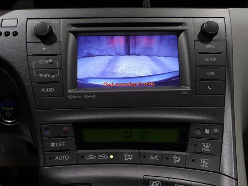 Used 2013 Toyota Prius Three w/ Solar Roof Pkg image 26