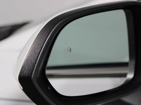 Used 2024 Chevrolet Equinox EV LT image 38