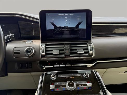 Used 2020 Lincoln Navigator L Black Label image 25