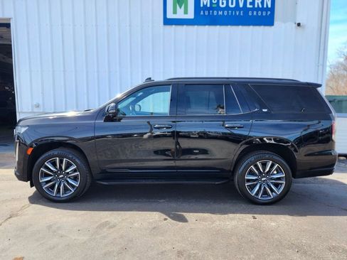 Used 2023 Cadillac Escalade Sport AWD/4WD image 2