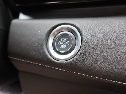 Used 2024 Cadillac Escalade Premium Luxury image 22