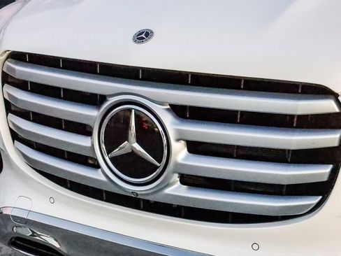 Used 2024 Mercedes-Benz GLS 450 4MATIC image 5