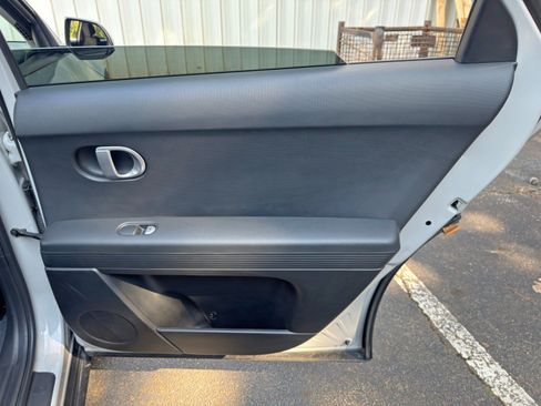 Used 2024 Hyundai Ioniq 5 SEL RWD image 40