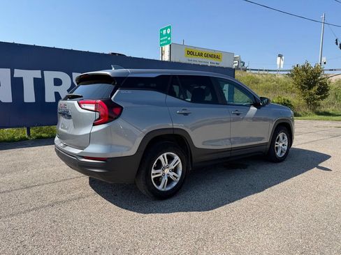 Used 2024 GMC Terrain SLE FWD image 7