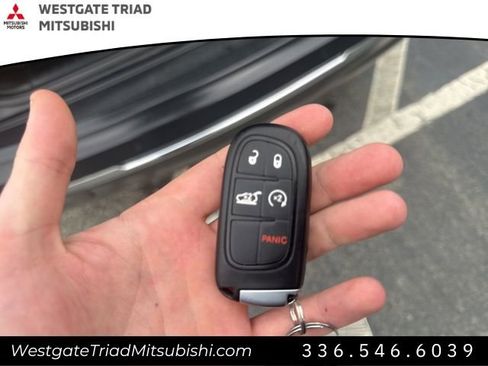 Used 2020 Jeep Cherokee Limited image 25