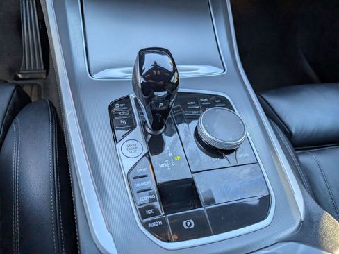 Used 2022 BMW X5 xDrive40i w/ Premium Package image 19