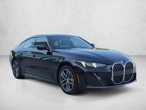 Used 2025 BMW 430i w/ Premium Package RWD image 3