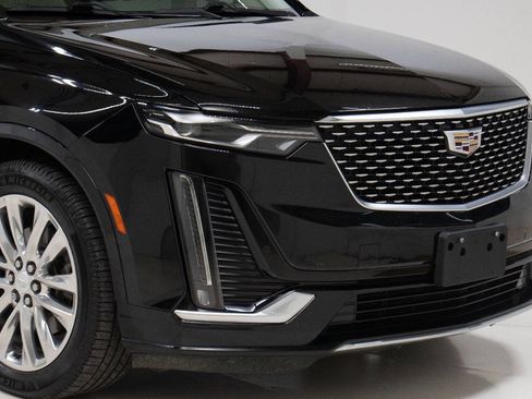 Used 2021 Cadillac XT6 Premium Luxury image 9