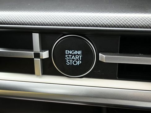 Used 2025 Hyundai Santa Fe SE image 23