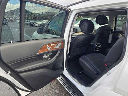 Used 2026 Mercedes-Benz GLS 450 4MATIC image 18