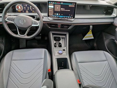 New 2026 Volkswagen Tiguan SE AWD/4WD image 15