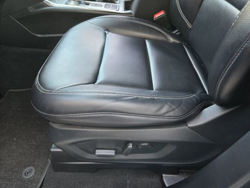 Certified 2020 Ford Explorer XLT w/ Equipment Group 202A image 17