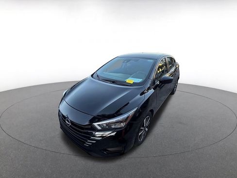 Used 2025 Nissan Versa SV image 3