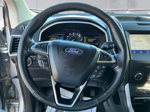 Used 2020 Ford Edge SEL image 9