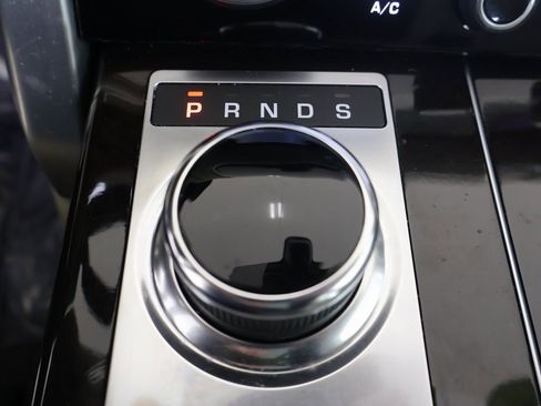 Used 2020 Land Rover Range Rover HSE image 3