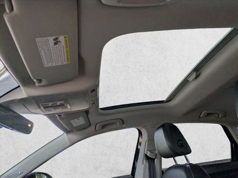 Used 2021 Volkswagen Jetta SEL Premium image 17