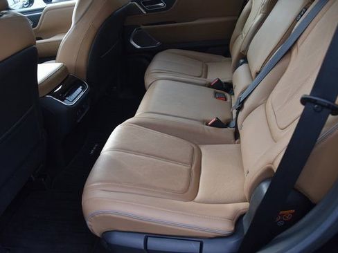 Certified 2025 INFINITI QX80 Sensory image 19