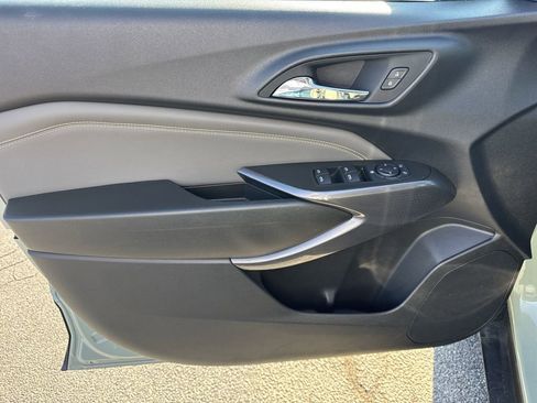 Used 2025 Chevrolet Trax ACTIV image 10