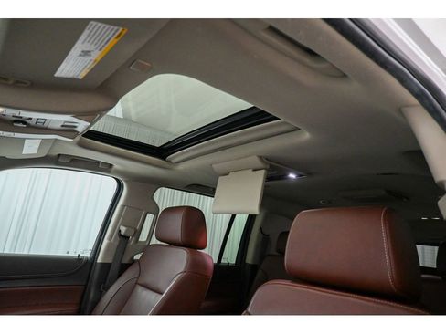 Used 2019 Chevrolet Suburban Premier image 39