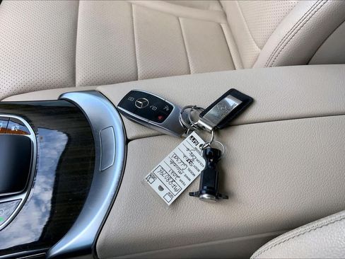 Used 2021 Mercedes-Benz GLC 300 image 13