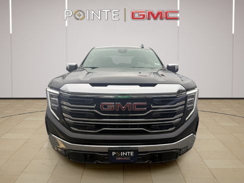 Certified 2025 GMC Sierra 1500 SLT image 14