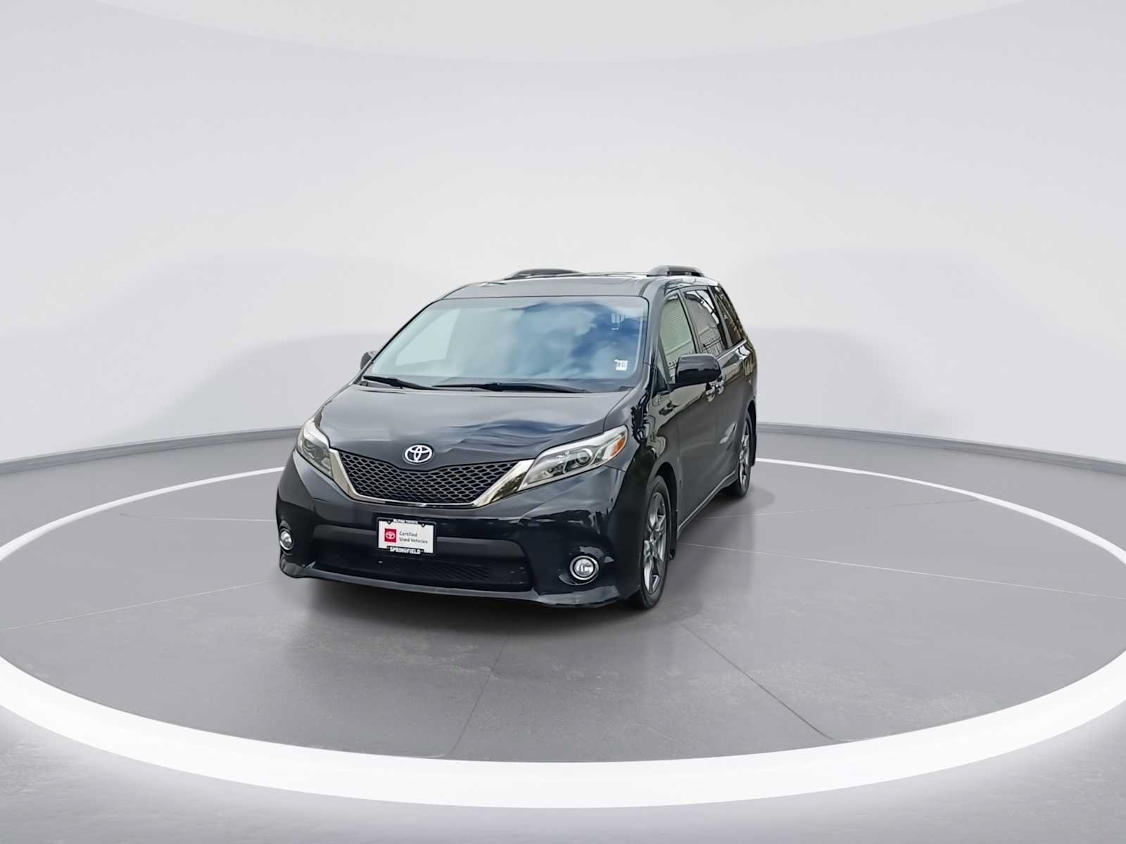 Certified 2017 Toyota Sienna SE w/ SE Preferred Package FWD image 3
