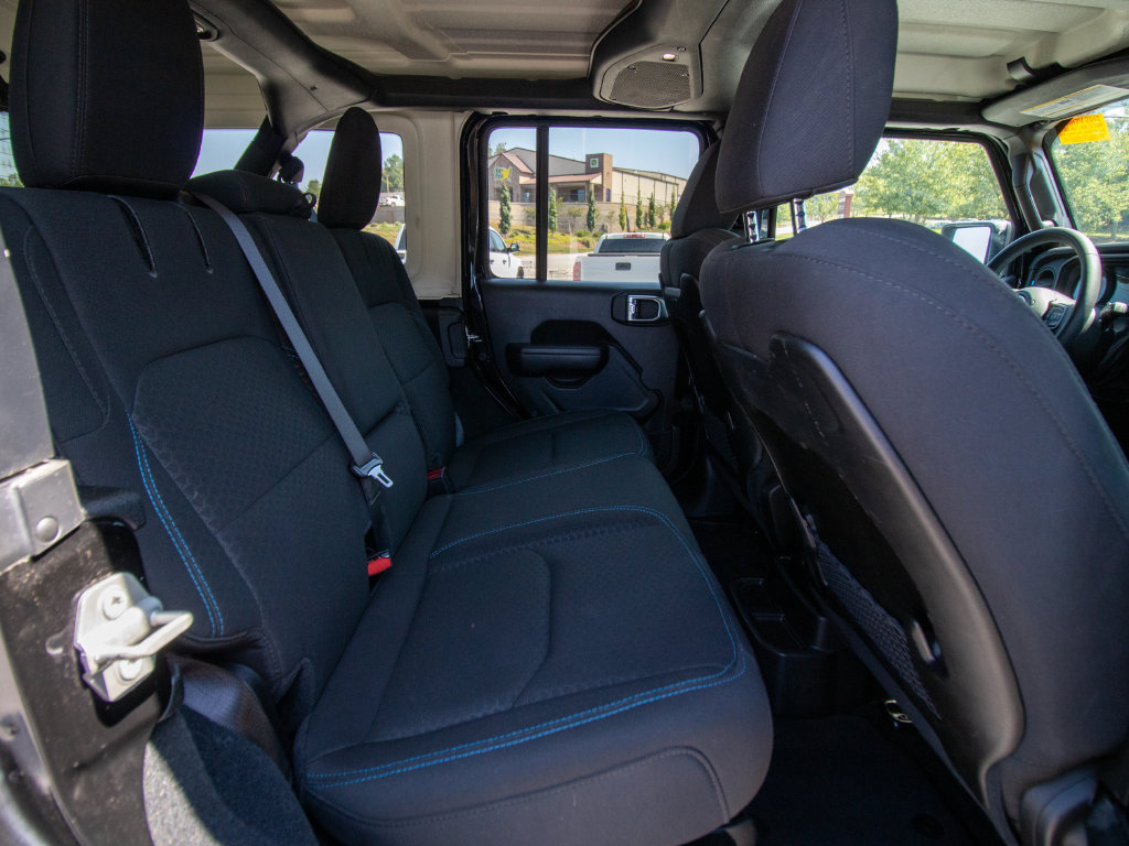 Used 2024 Jeep Wrangler Unlimited Rubicon 4xe AWD/4WD image 18