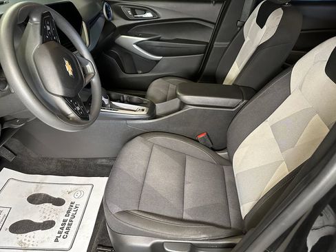 Used 2024 Chevrolet Trax LS FWD image 17