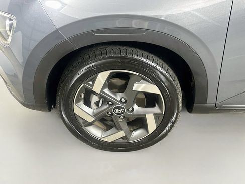 Used 2025 Hyundai Venue SEL FWD image 8
