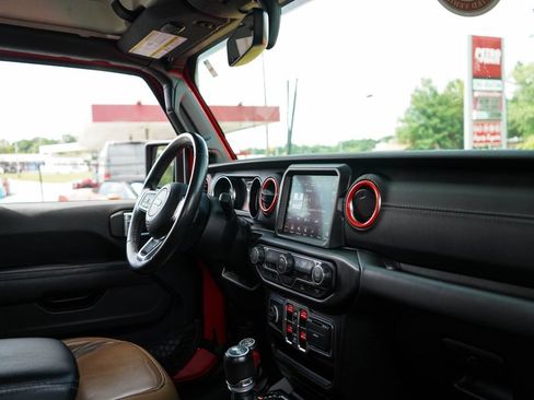 Used 2021 Jeep Wrangler Unlimited Sahara AWD/4WD image 13