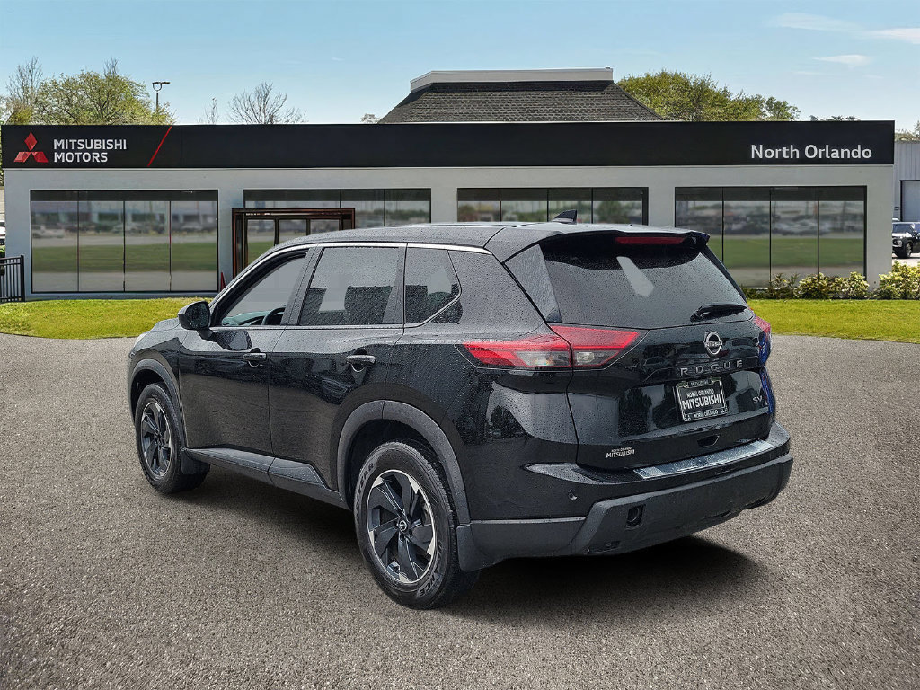 Used 2024 Nissan Rogue SV FWD image 2