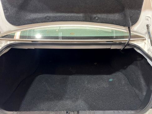 Used 2011 Chevrolet Impala LT image 18