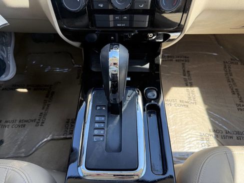 Used 2009 Ford Escape Limited AWD/4WD image 20