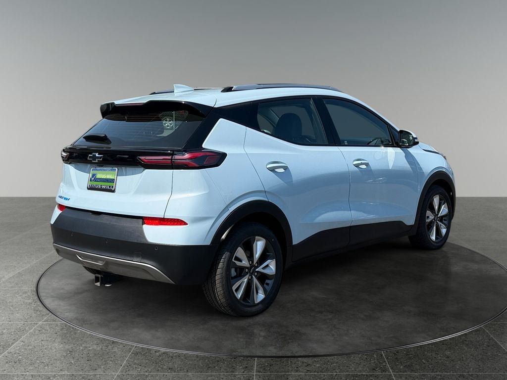 Used 2023 Chevrolet Bolt EUV LT w/ Convenience Package FWD image 9