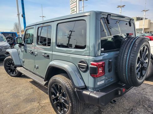 Used 2025 Jeep Wrangler Unlimited Sahara image 6